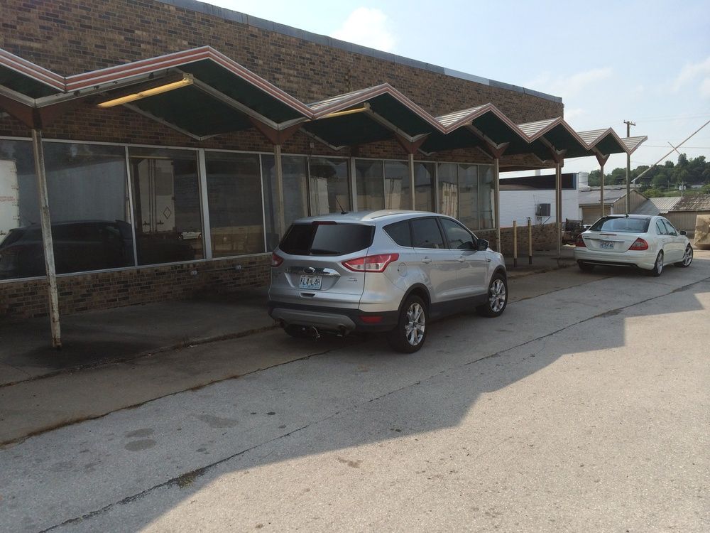105 W Broadway St, Monett, MO 65708